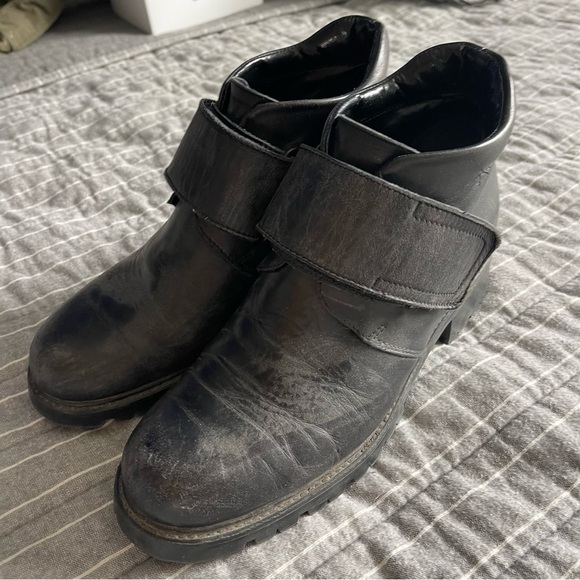 Leather Lug Sole Boots 8 - Picture 2 of 5